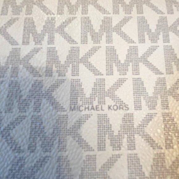 MICHAEL KORS | Jet Set Travel Large Wallet in Signature print - Picture 3 of 14
